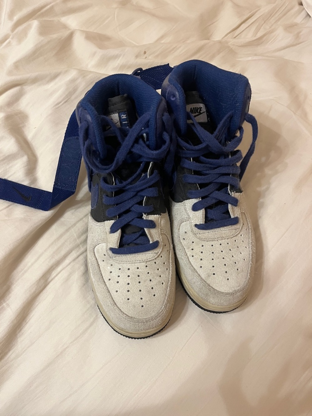Nike Kids High-Top Sneakers in Navy Blue and Light Gray